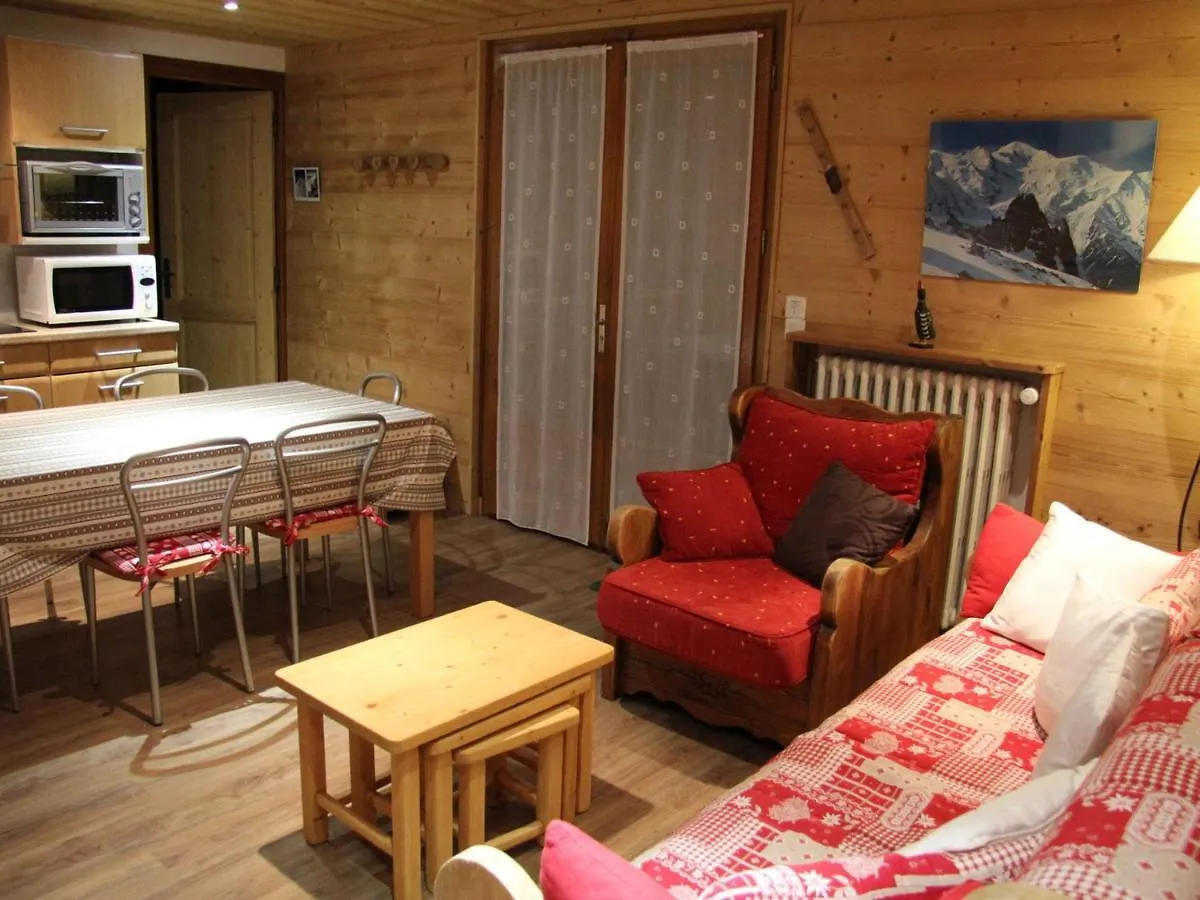 Appartement 2 Chambres Pres Des Pistes Avec Terrasse Et Garage A La Clusaz - Fr-1-459-51 0*,  France